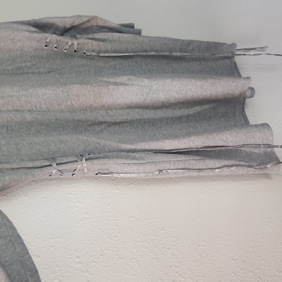 🆕️PROJECT RUNWAY: Sweatshirt Dress - Picture 2 of 6